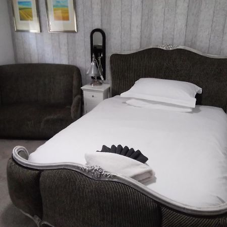 Holly Tree B&B Бромярд Экстерьер фото